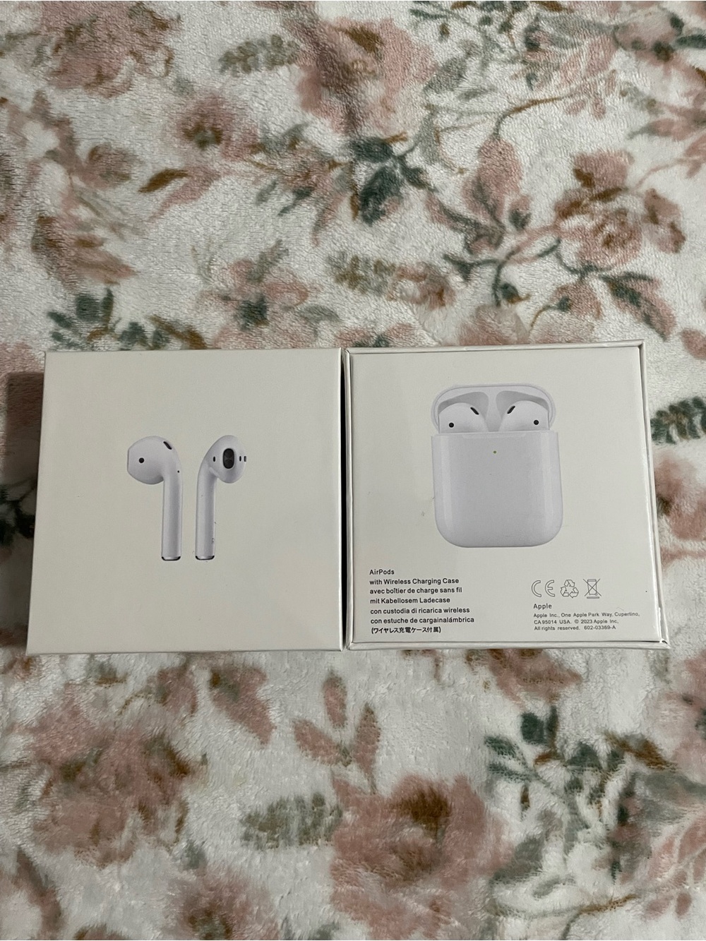 Apple White Wireless Earbuds with Charging Case - Genuine AirPods
